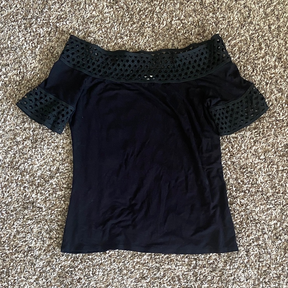🎃 ✏️Elegant Black Off-Shoulder Blouse